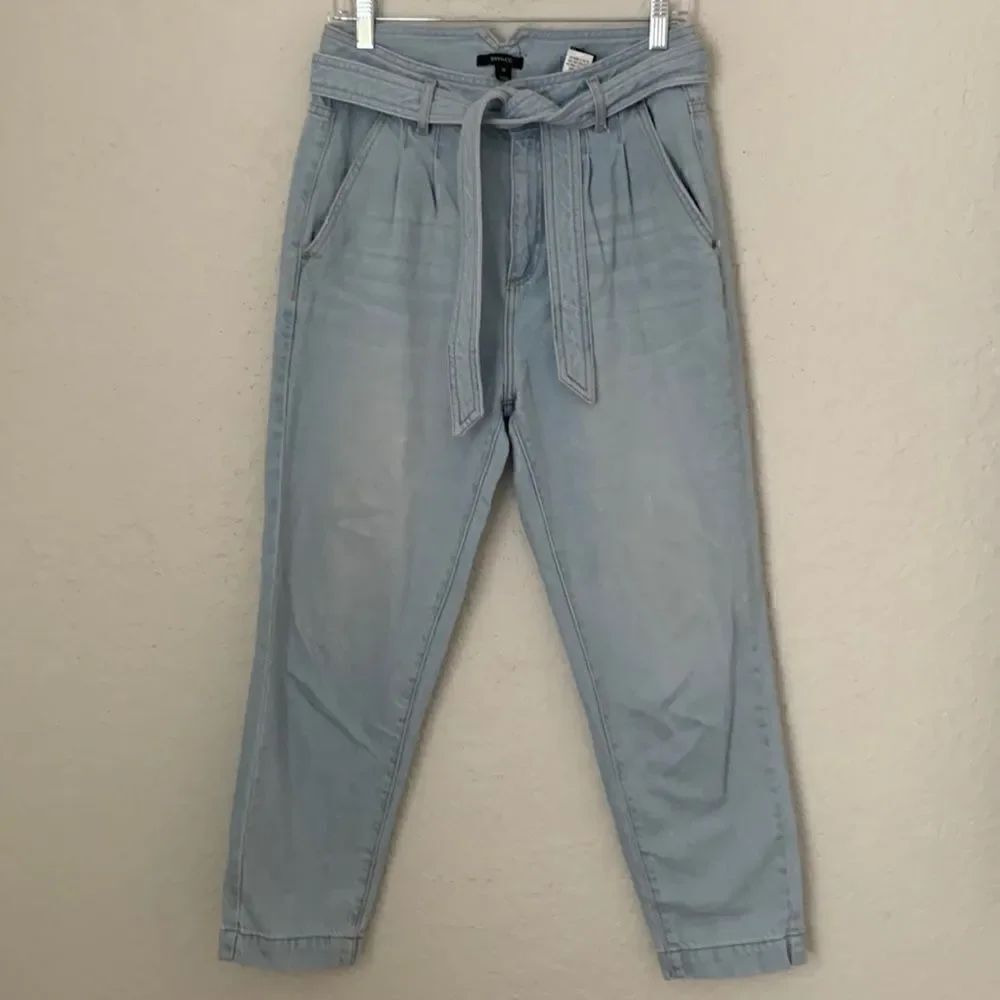 RW & CO. Light Wash Denim With Belt High Rise Size 28
